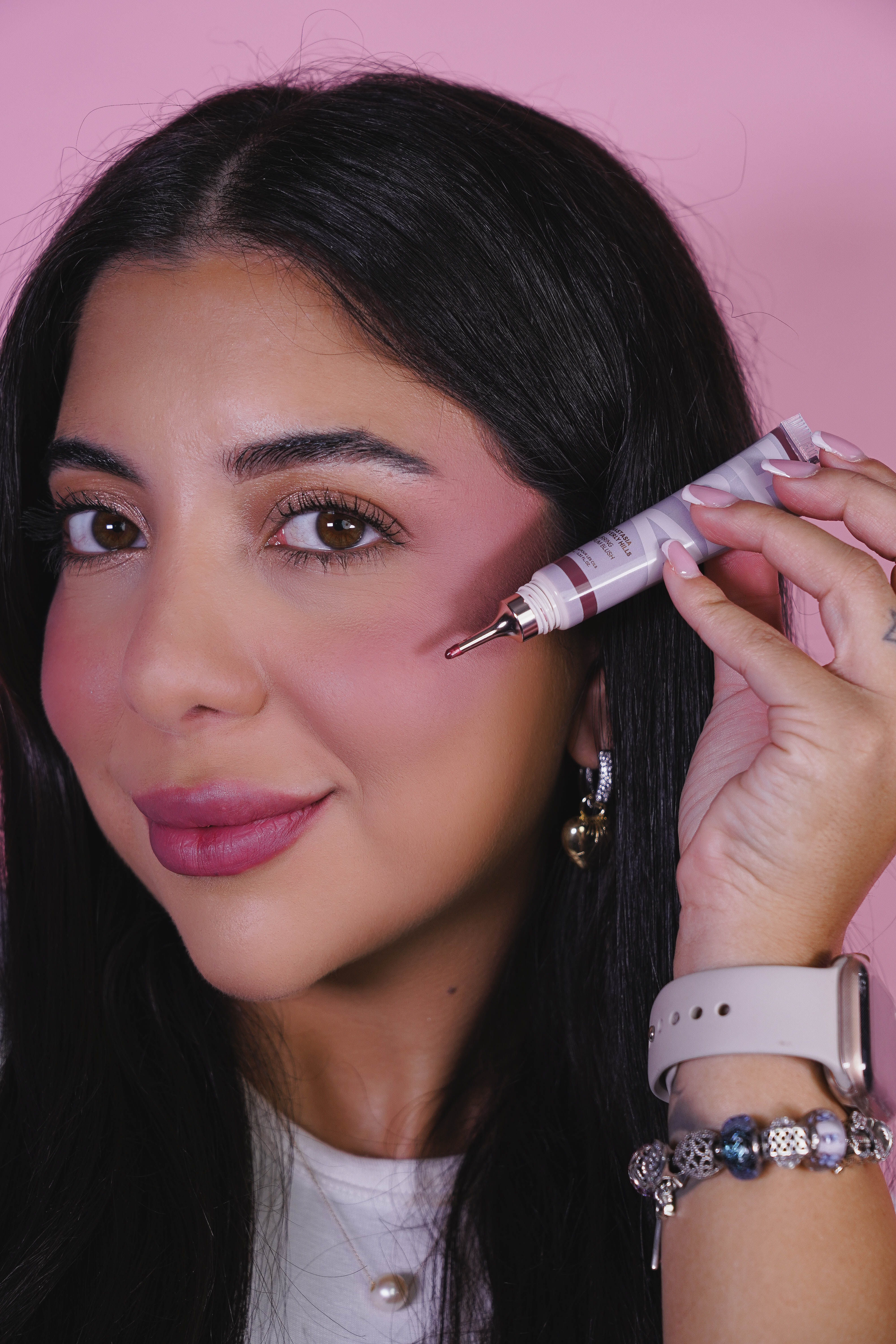 Anastasia Beverly Hills Blurring Blush Serum - Image 23
