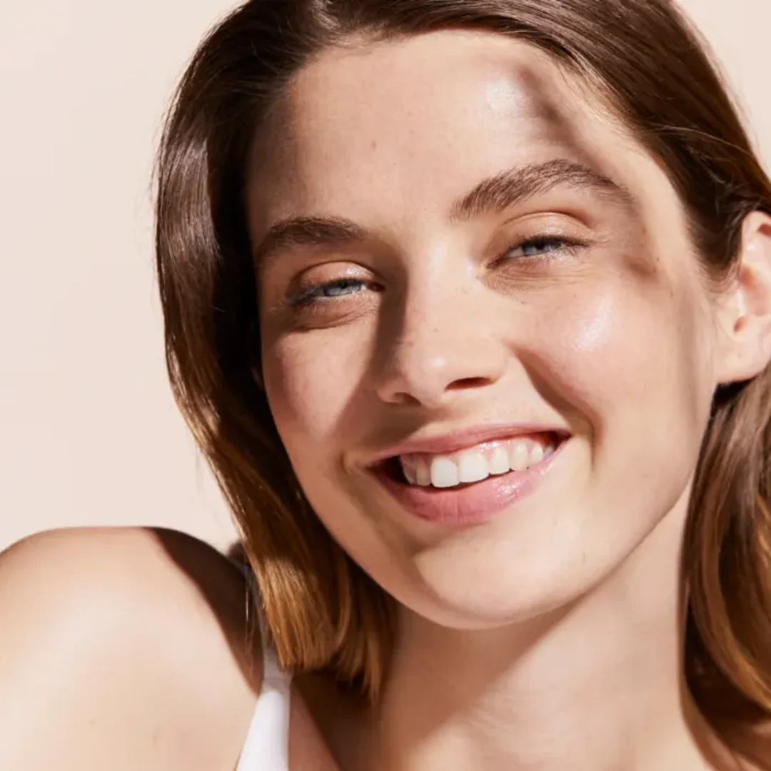 Avène Ultra Broad Spectrum Spf50+ Fragrance Free Fluid For Normal To Combination Sensitive Skin - Image 3