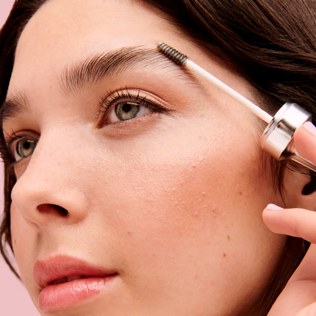 Benefit Fluff Up Mini Brow Wax - Image 2