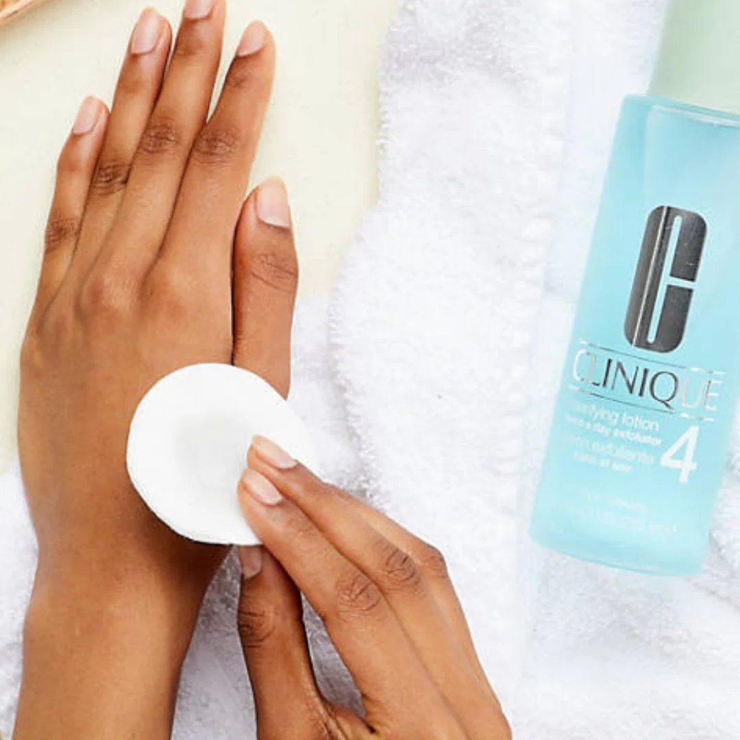 Clinique Clarifying Lotion 4 - Oily skin - Image 3