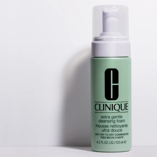 Clinique Extra Gentle Cleansing Foam 125ml - Image 2