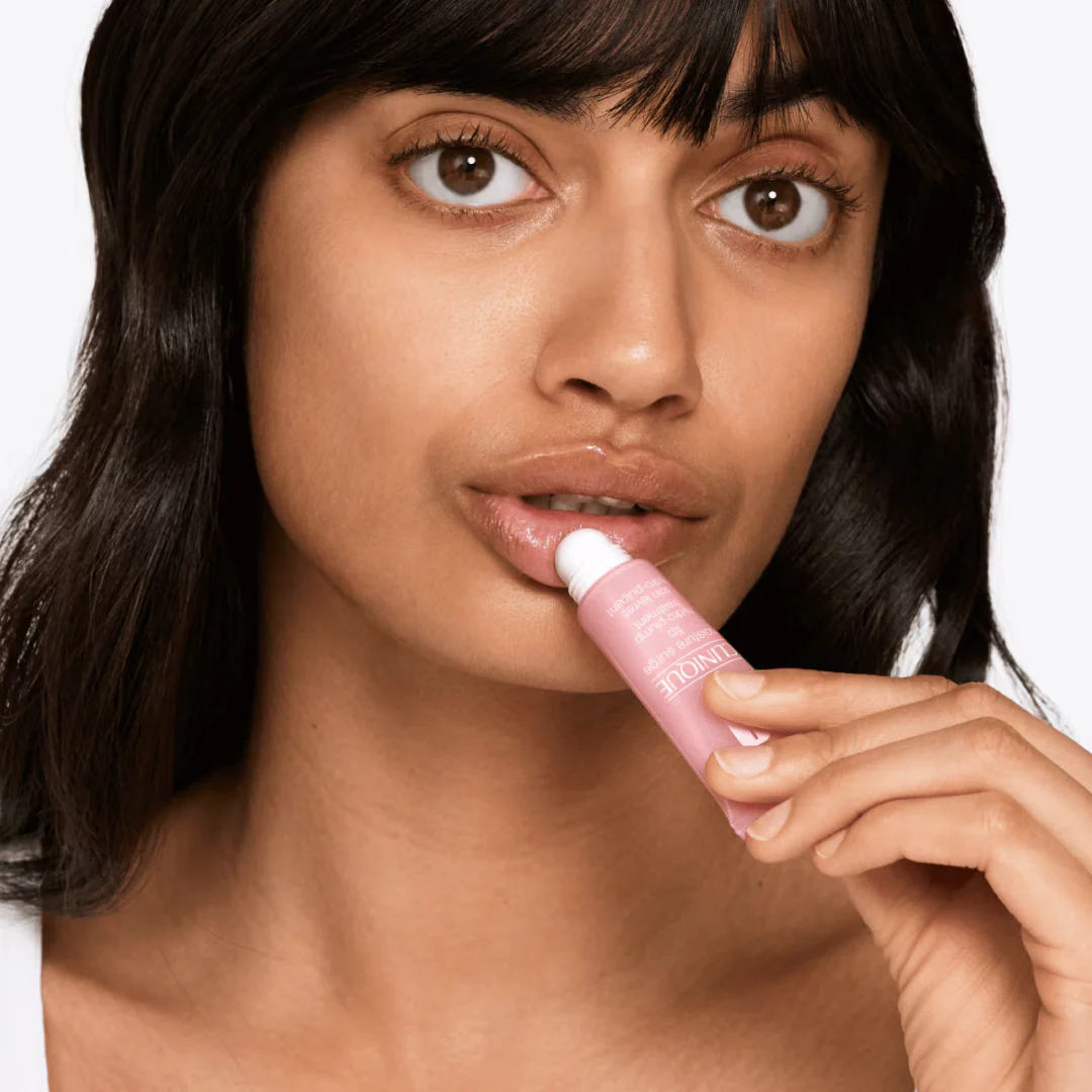 Clinique Moisture Surge Lip Hydro-Plump Treatment - Image 3
