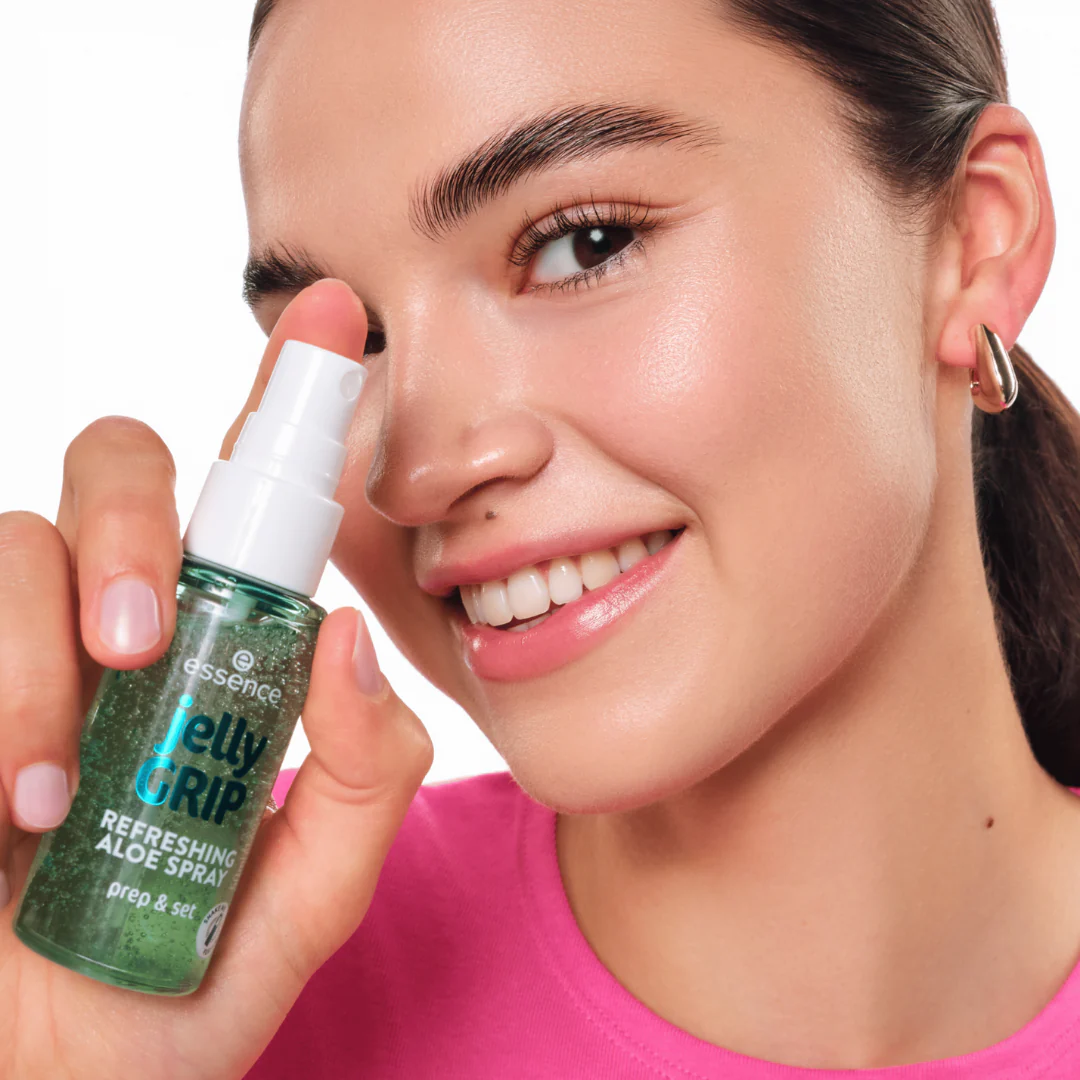 Essence Jelly Grip Refreshing Aloe Spray - Image 3