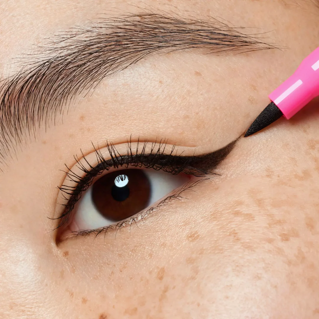 Essence Line It Like A Pro! Liner - Image 4