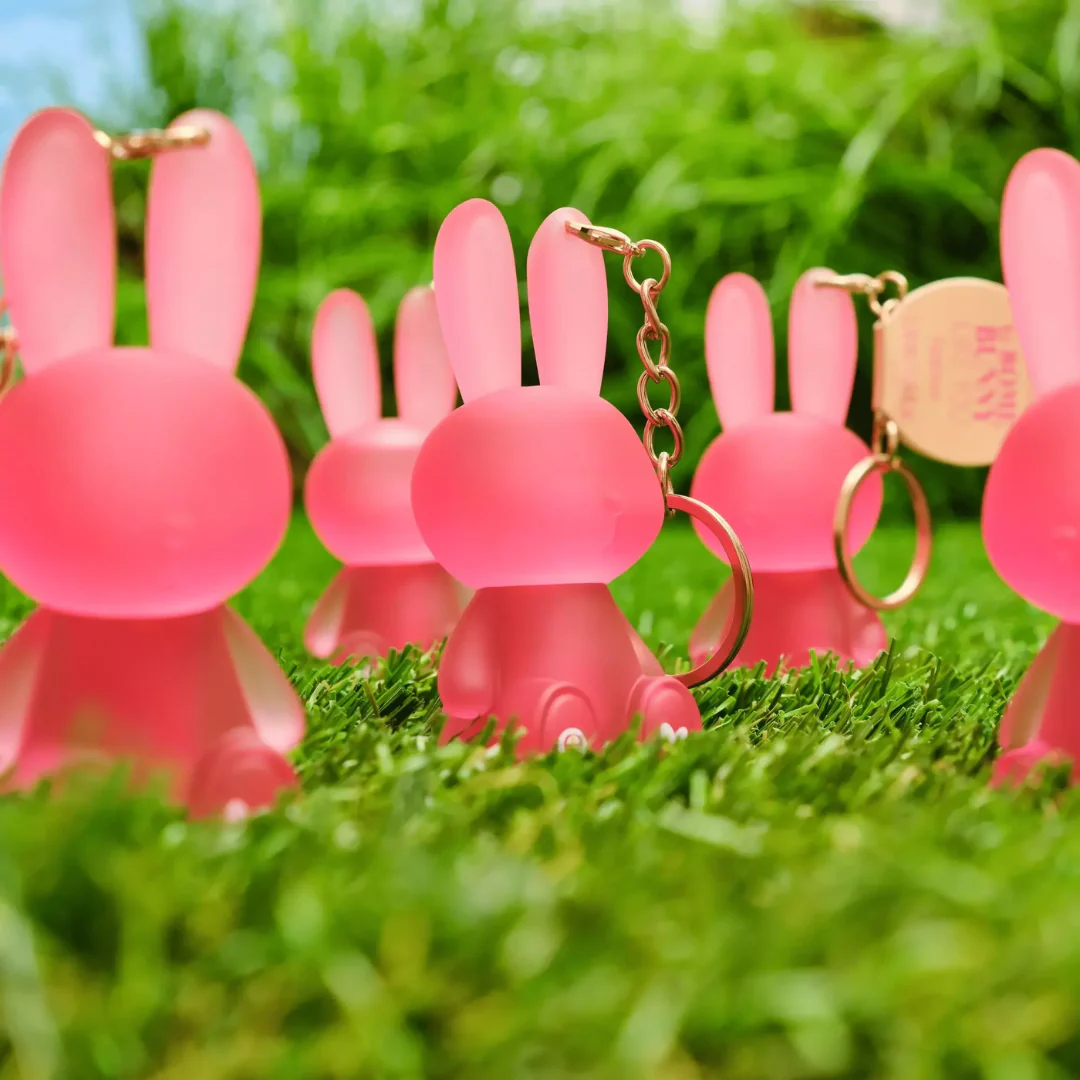 Essence Somebunny Like You Lipgloss - Image 3
