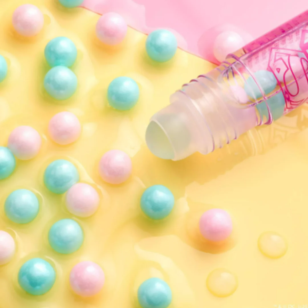 Essence Superman Roll-On Lip Oil - Image 3