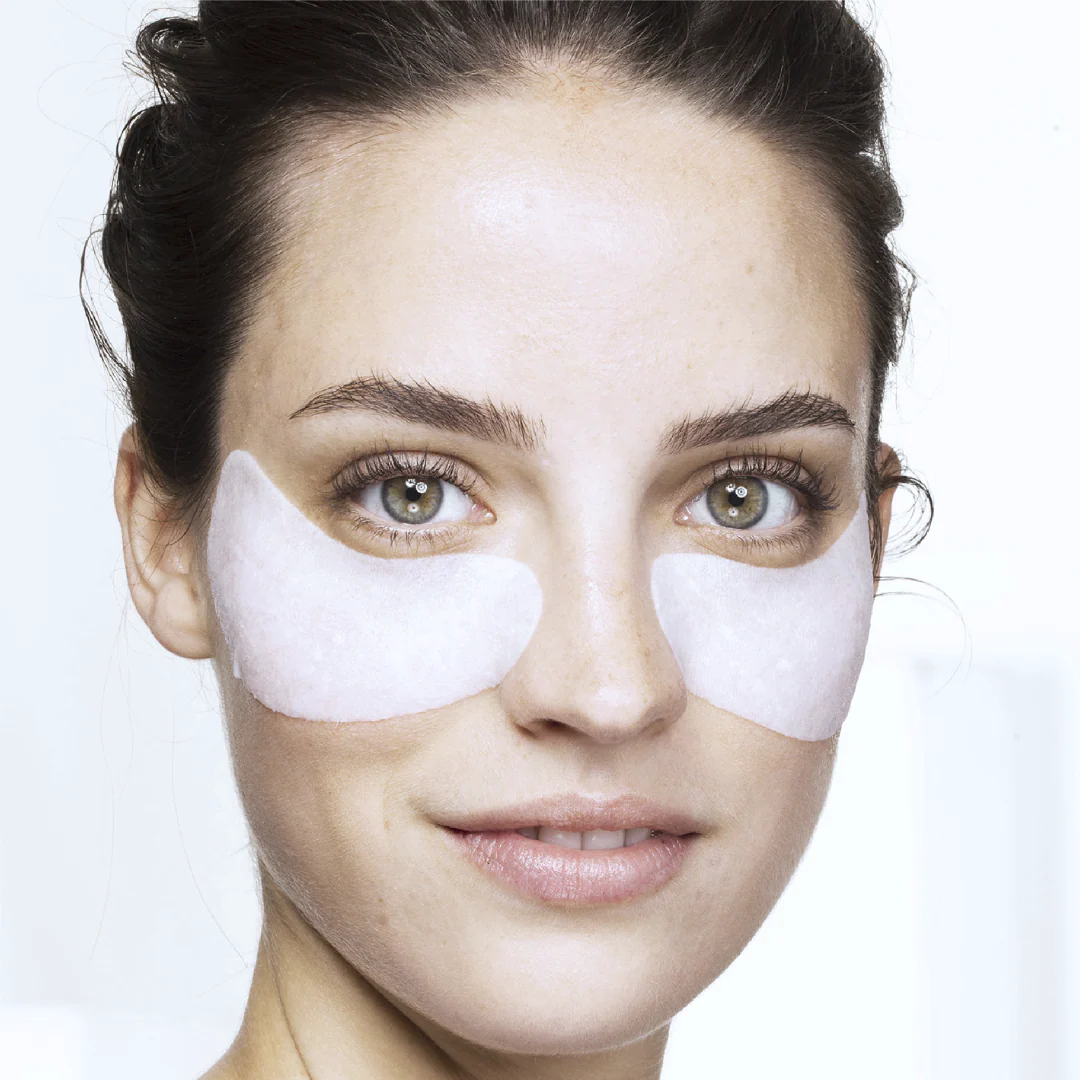 Garnier SkinActive Hydra Bomb Anti Dark-Circles Eye Tissue Mask With Orange Juice And Hyaluronic Acid - Image 3