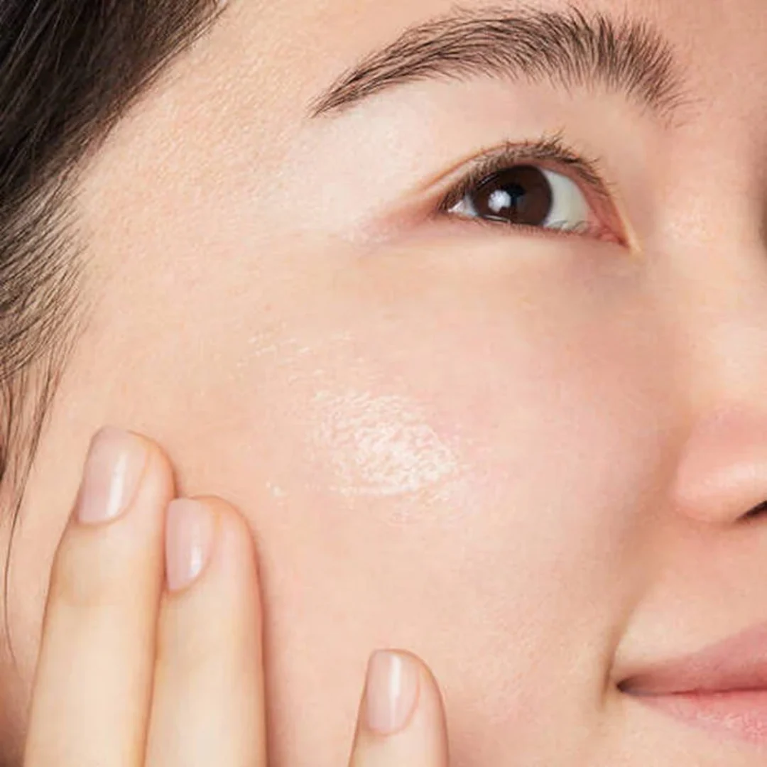 Kiehl's Vital Skin-Strengthening Hyaluronic Acid Super Serum 50ml - Image 3
