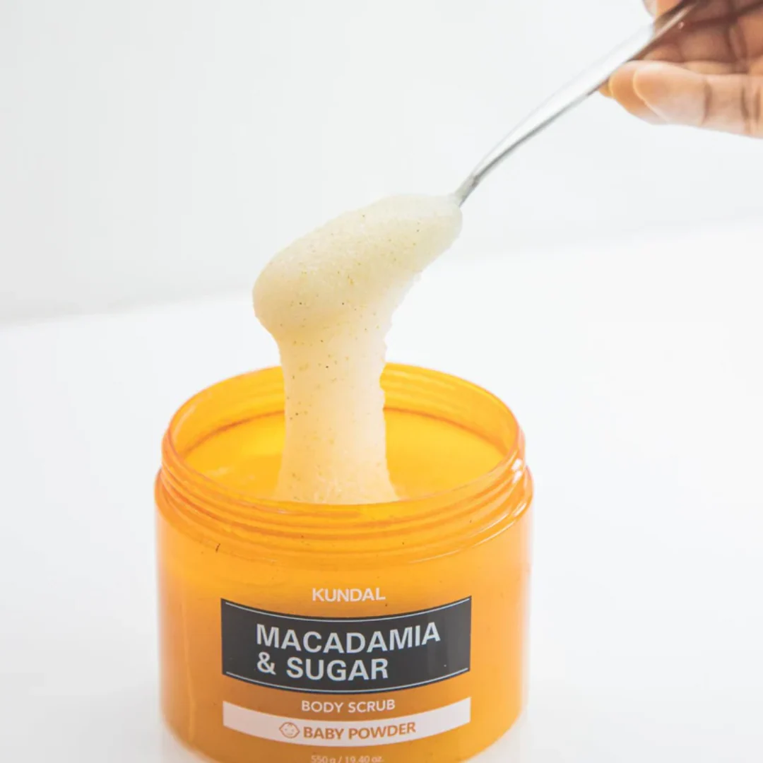 Kundal Macadamia & Sugar Body Scrub 550g - Image 3