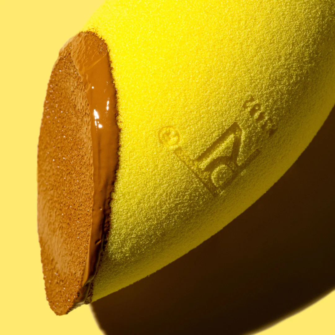 Real Techniques Miracle Concealer Sponge - Image 4